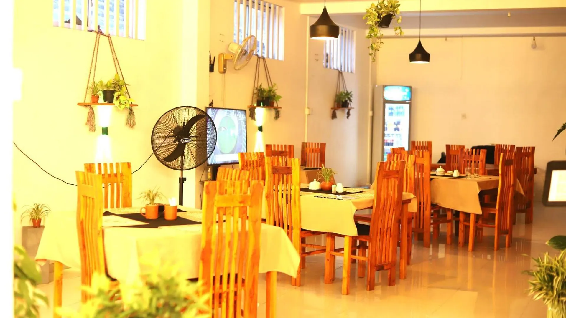 Royal Hub Hotel Kudapaduwa Resort
