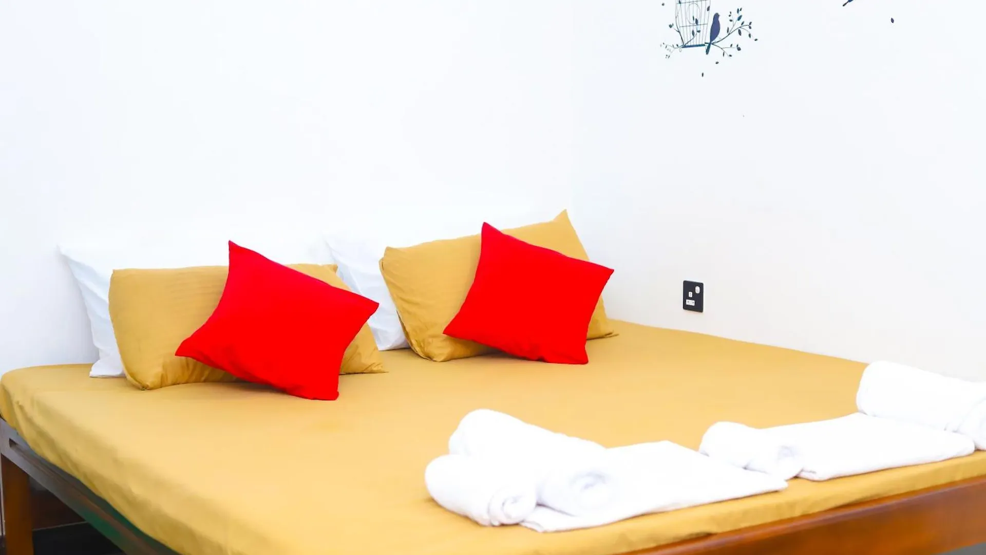 Resort Hotel Royal Hub Kudapaduwa